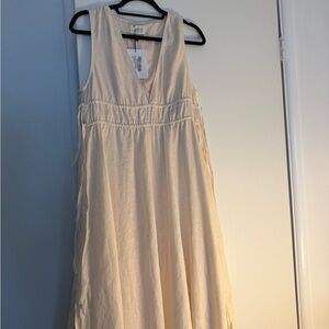 DISSH Light Cream V-Neck Dress